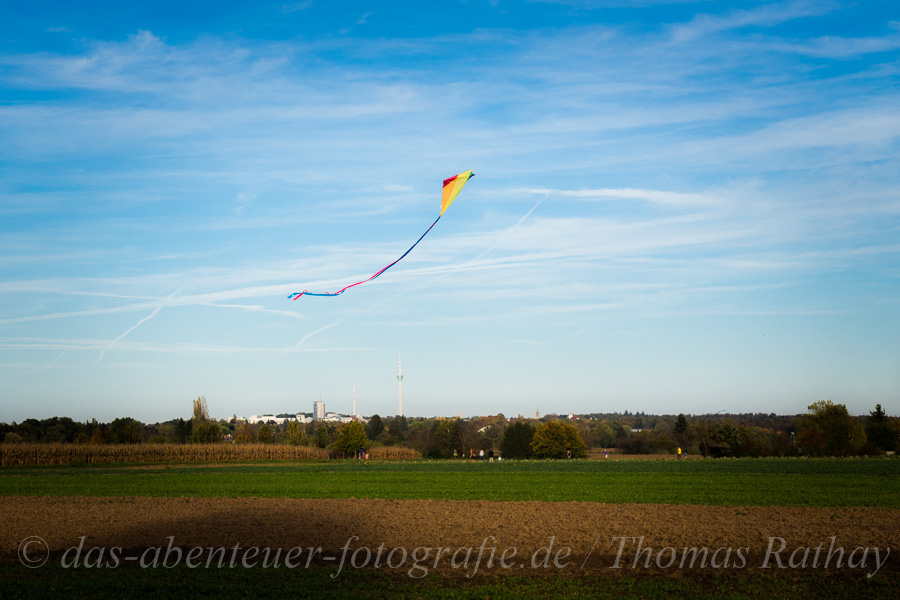 Drachensteigen im Herbst